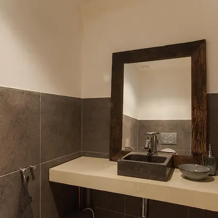 Central Pijp Studio Bed and breakfast 3*